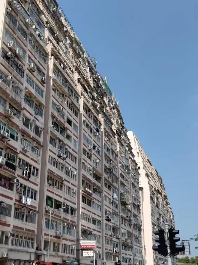 油尖旺区形状怪诞的居民楼